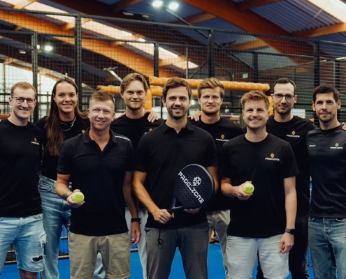 PADELZONE - FC Blau Weiss Linz - Jan Riesner, Luisa Schulte-Tigges, Rainhard Boisits, Florian Stalzer, Patrick Vormair, Markus Krocker, Lukas Reichl, Daniel Wimmer, Patrick Krankl - Credits PADELZONE und FC Blau Weiss Linz